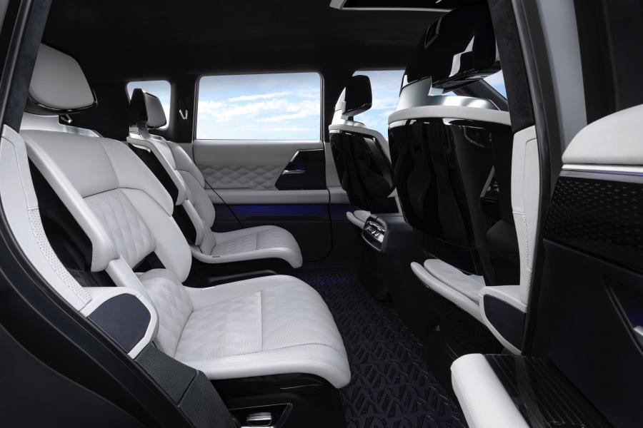 Интерьер Mitsubishi Engelberg Tourer 2019 года  (фото 33 из 38)